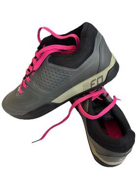 Specialized 2FO Flat Women's Cycling Shoes, Dark Grey, US12, Clean Pair